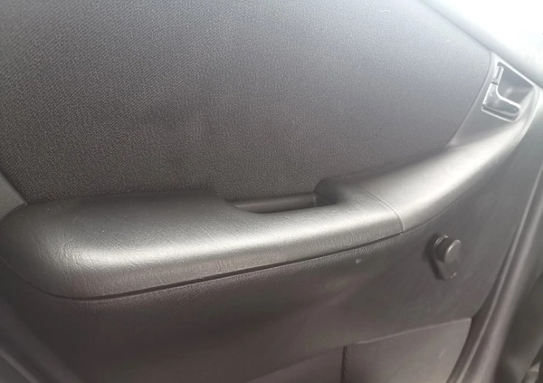 Toyota Corolla cena 15000 przebieg: 137500, rok produkcji 2005 z Warszawa małe 466